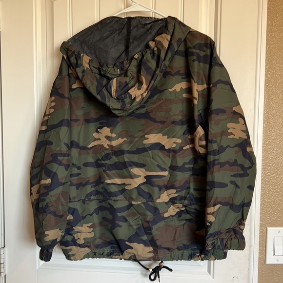 Camp windbreaker - Picture 4 of 4